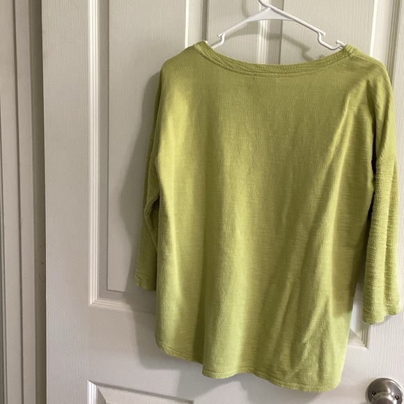Casual Lime Green Long-Sleeve Tee - Picture 2 of 4